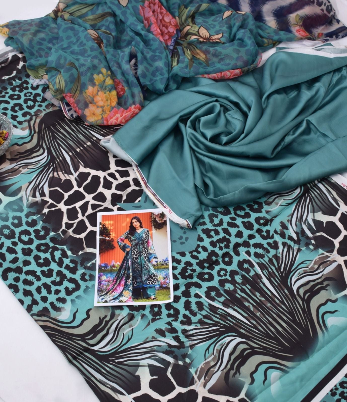 LUXURY SILK PRINTED 3PC D43