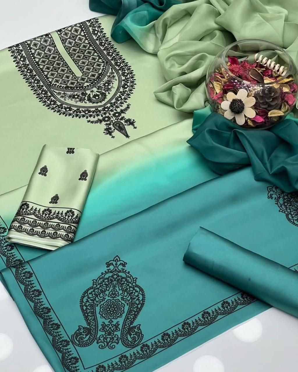 LUXURY SILK PRINTED 3PC D17