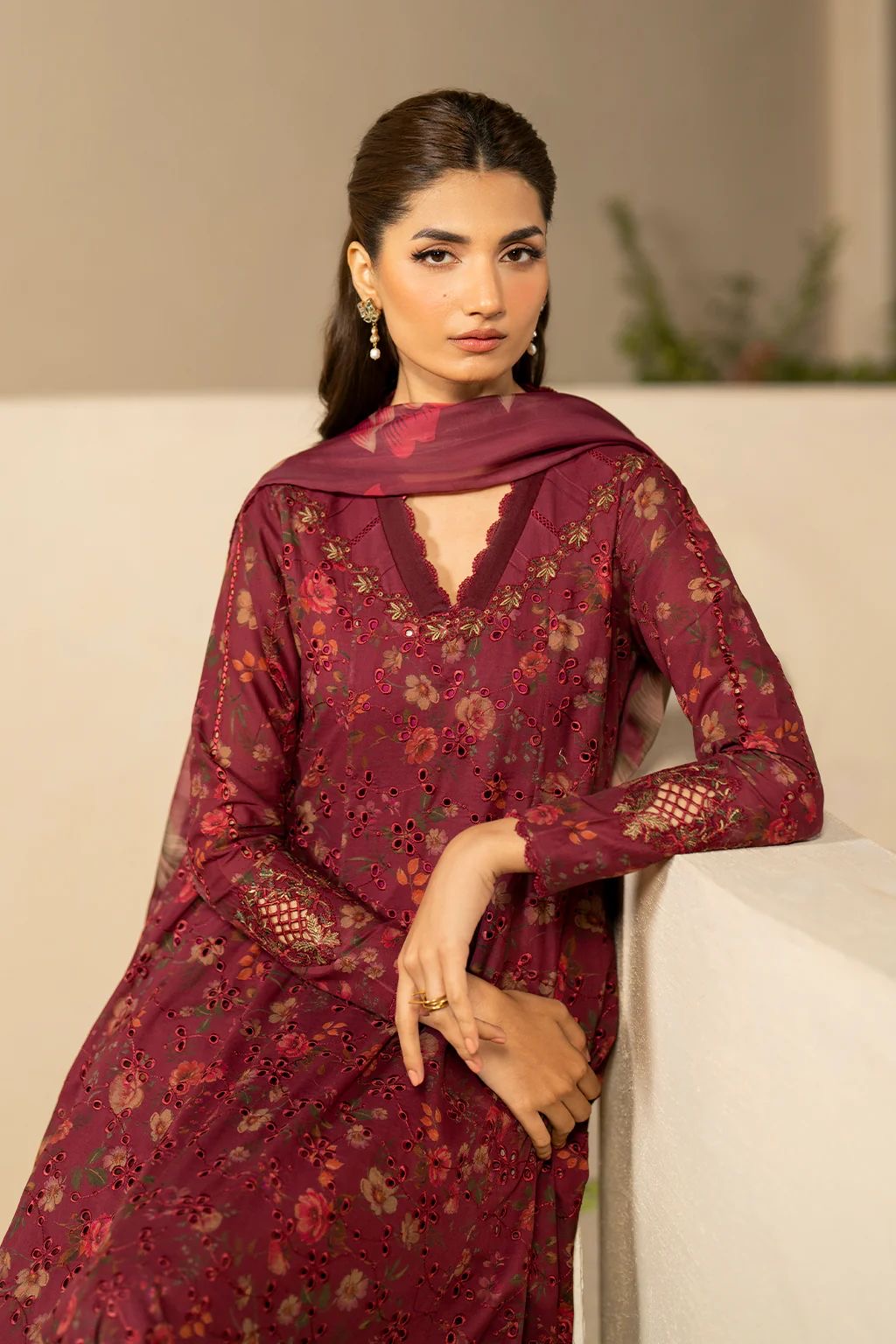 IZNIK LUXURY EMBROIDERED DHANAK WINTER 3PC DRESS