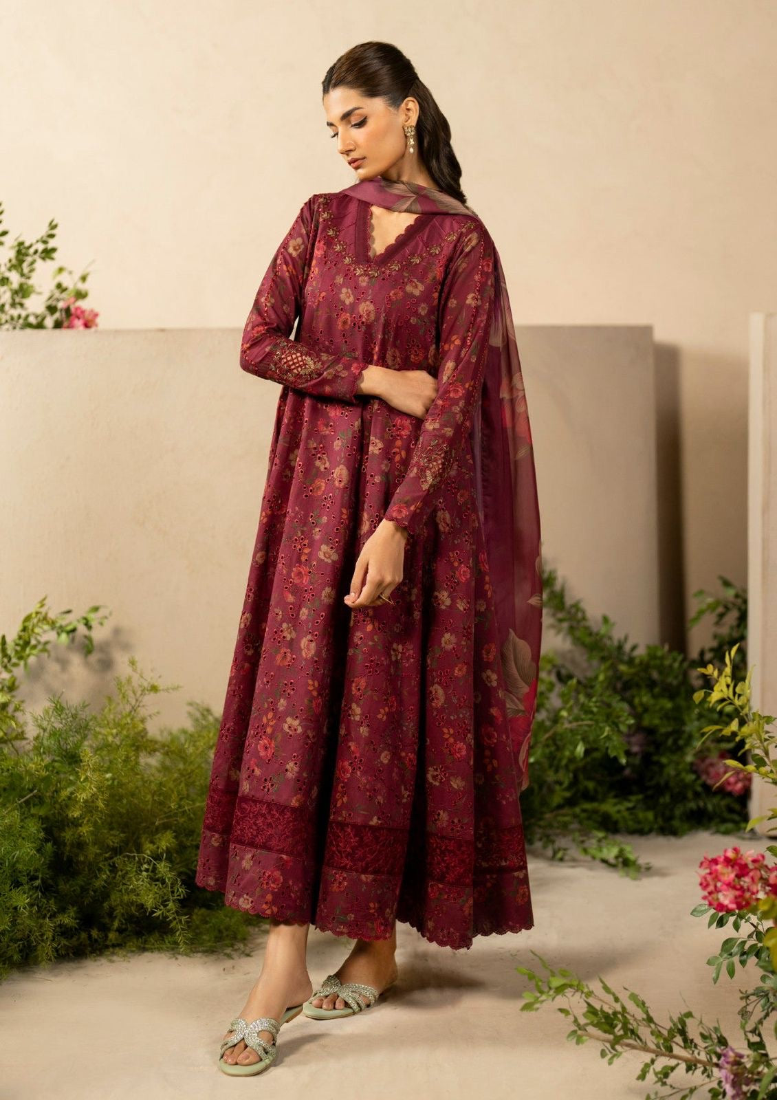 IZNIK LUXURY EMBROIDERED DHANAK WINTER 3PC DRESS