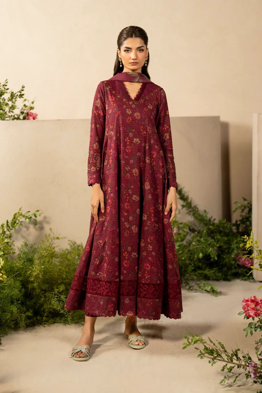 IZNIK LUXURY EMBROIDERED DHANAK WINTER 3PC DRESS